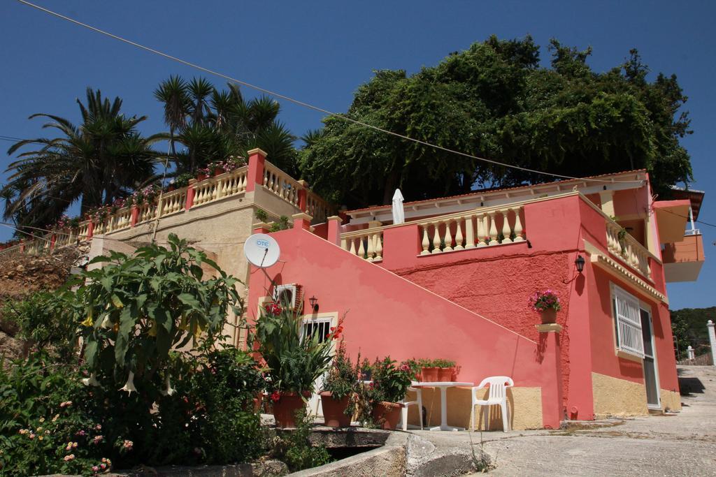 Aristotelis-Nikos Paramonas Studios Δωμάτιο φωτογραφία