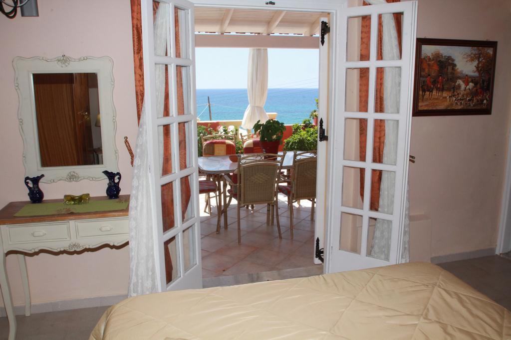 Aristotelis-Nikos Paramonas Studios Δωμάτιο φωτογραφία
